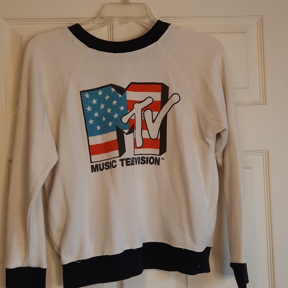 Girls mtv sweater size m